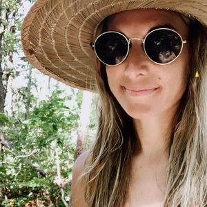 Meet your Posher, Lisa